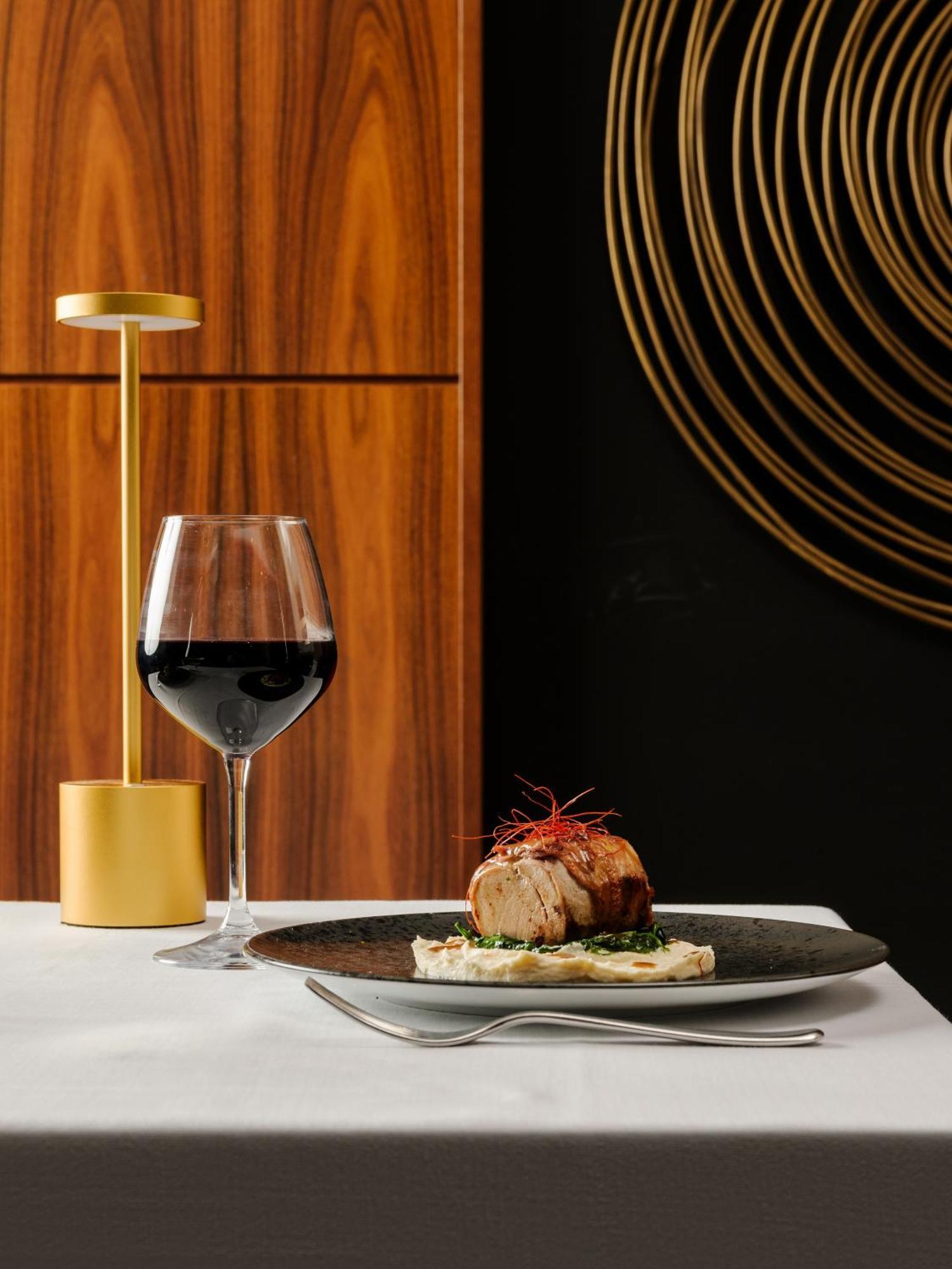 Hotel Dei Cavalieri Caserta - La Reggia Bagian luar foto