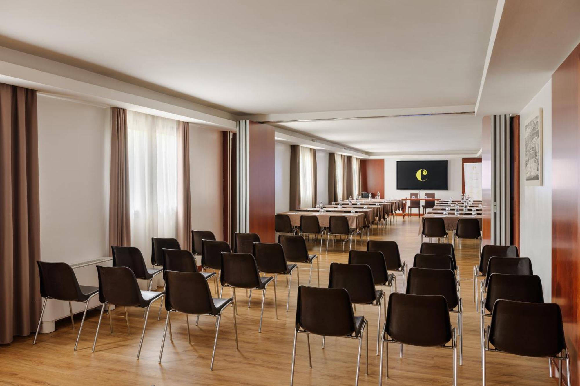 Hotel Dei Cavalieri Caserta - La Reggia Bagian luar foto