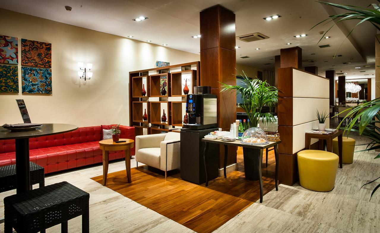 Hotel Dei Cavalieri Caserta - La Reggia Bagian luar foto