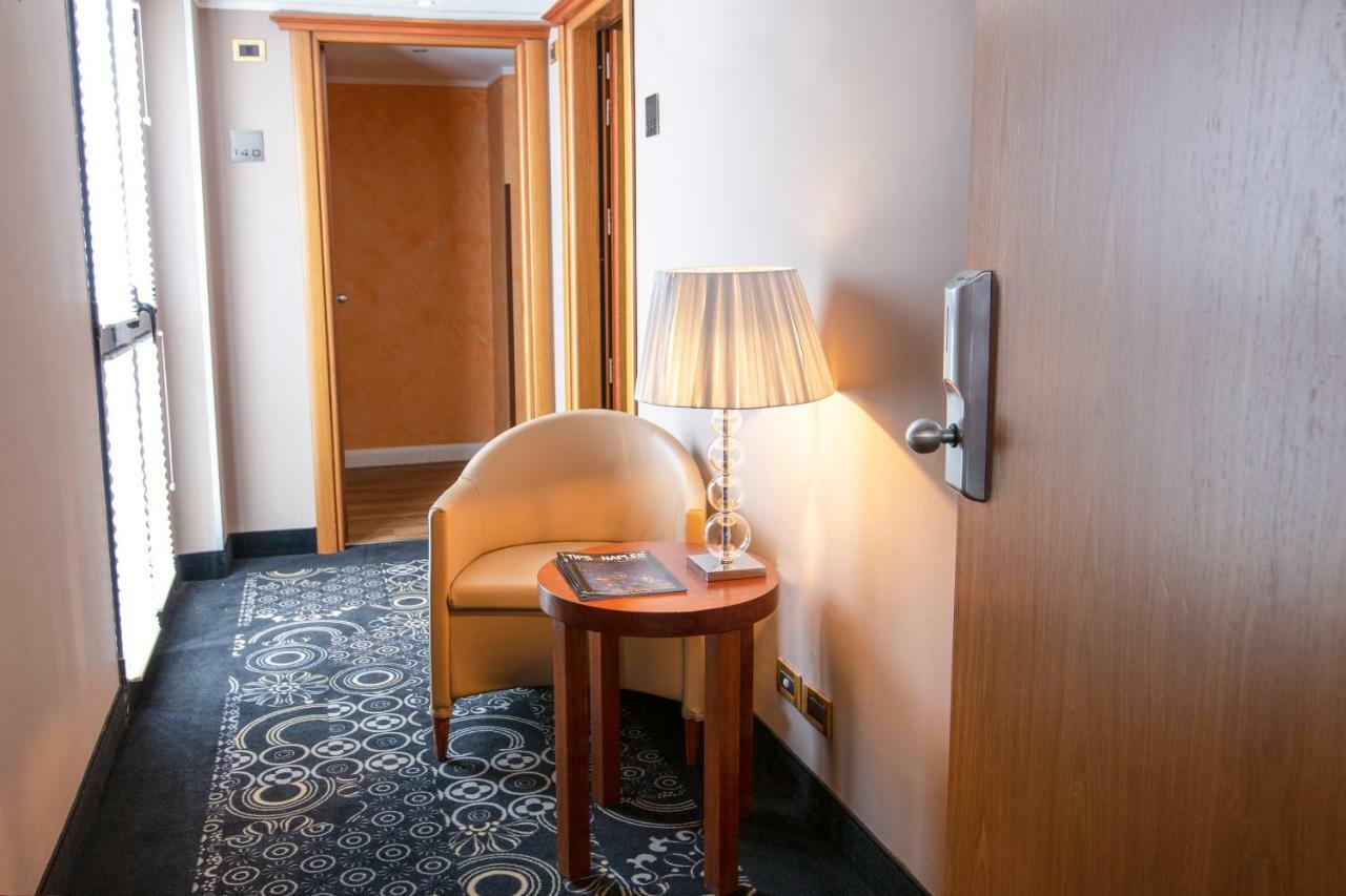 Hotel Dei Cavalieri Caserta - La Reggia Bagian luar foto